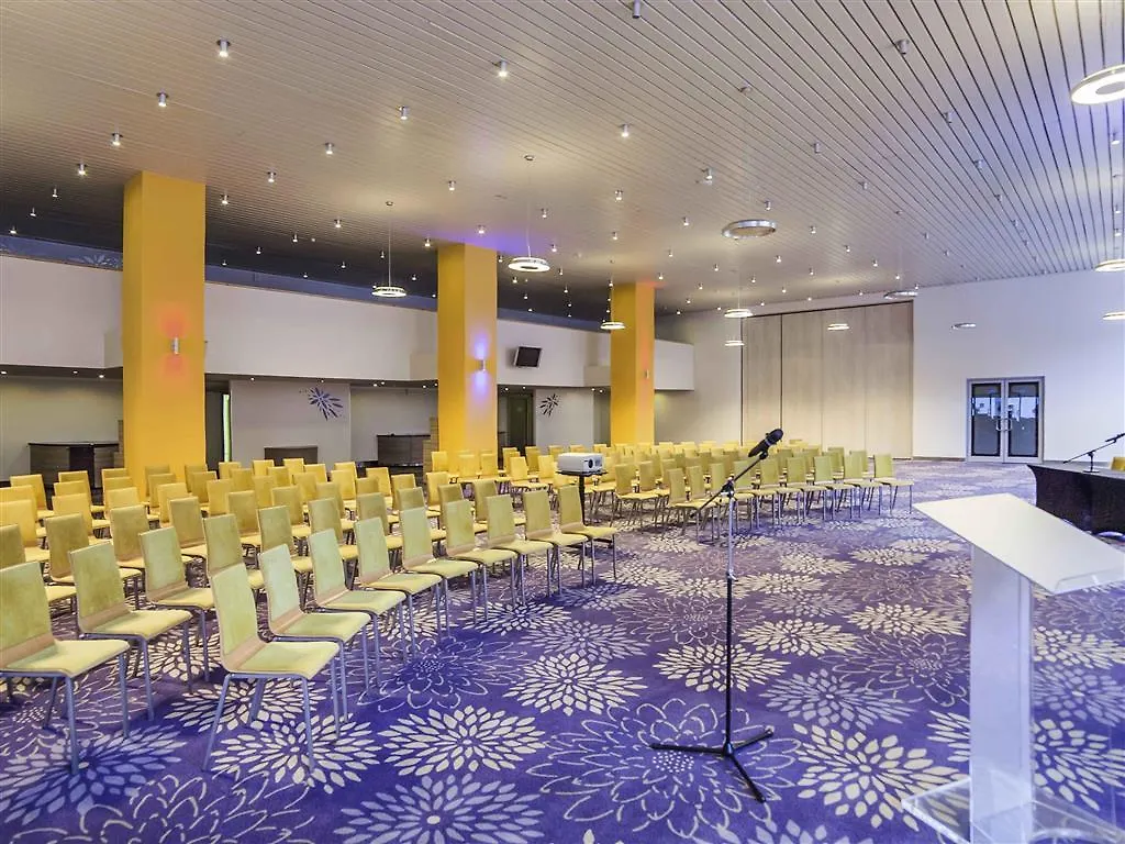 Отель Novotel Poznan Centrum