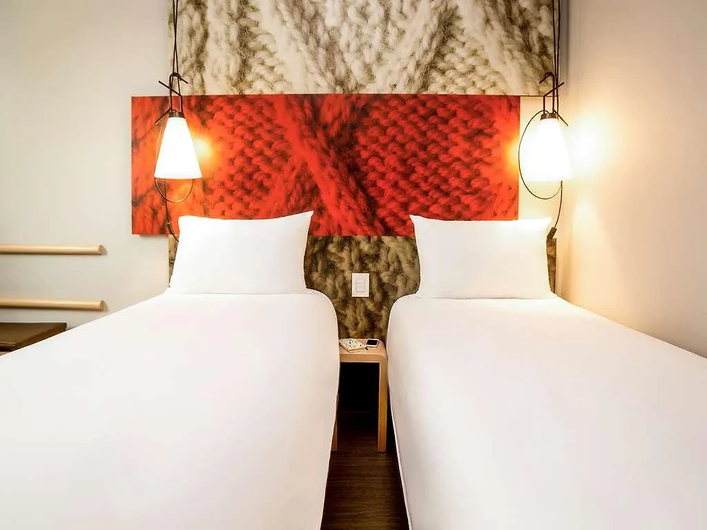 Отель Novotel Poznan Centrum